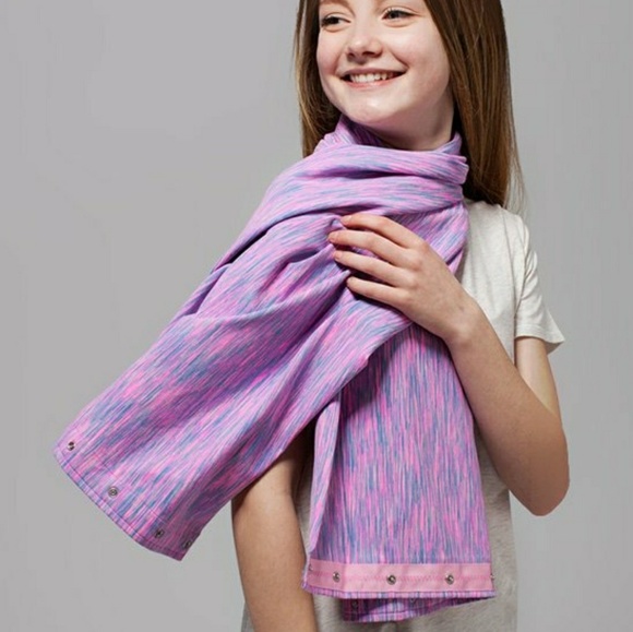 lululemon athletica Other - Ivivva village chill scarf
